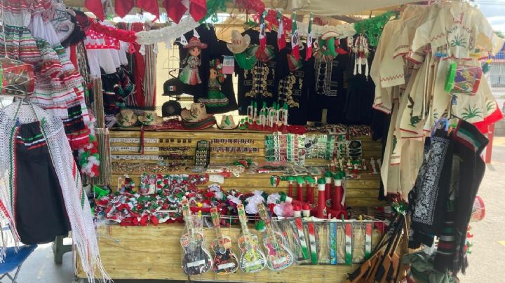 Llega a las calles de Ciudad Obregón el fervor patrio; banderas lo que más se vende