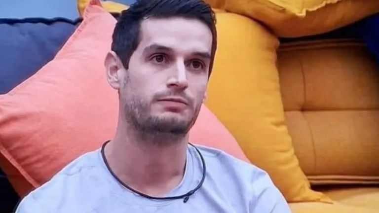 Abuelita defiende a Adrián Marcelo tras su salida