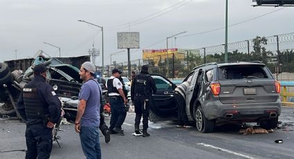 Choque en Avenida Central genera caos; camión con cascajo sufre volcadura