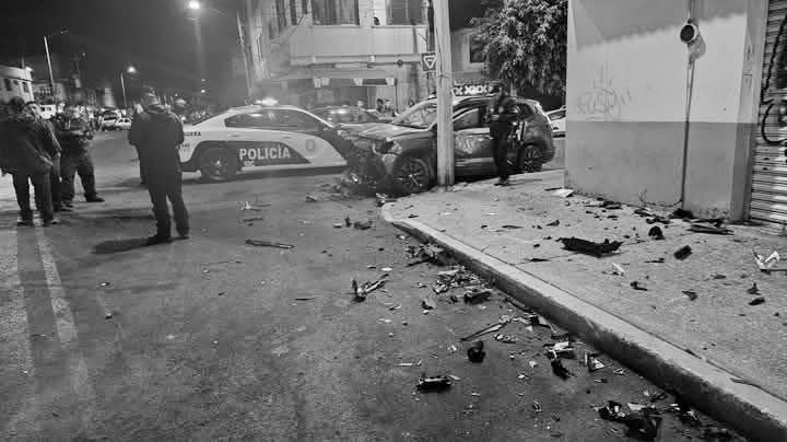 Noche violenta en la GAM: Persecución y balacera causan pánico; policía resulta herido