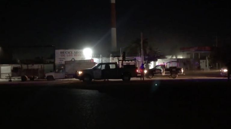 Golpean y amarran a torre eléctrica de Ciudad Obregón, Sonora, a dos personas. Fuente: Tribuna