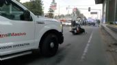 Foto ilustrativa de la nota titulada Fatal accidente: Motociclista sufre brutal derrape y muere frente al Mexibús, en Ecatepec