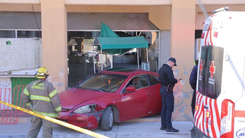 Mujer embarazada sufre accidente vehicular en Hermosillo; autoridades activan Código Rojo