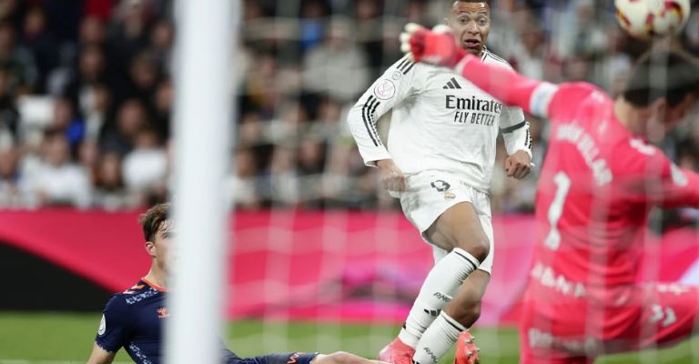 Mbappé también se hizo presente