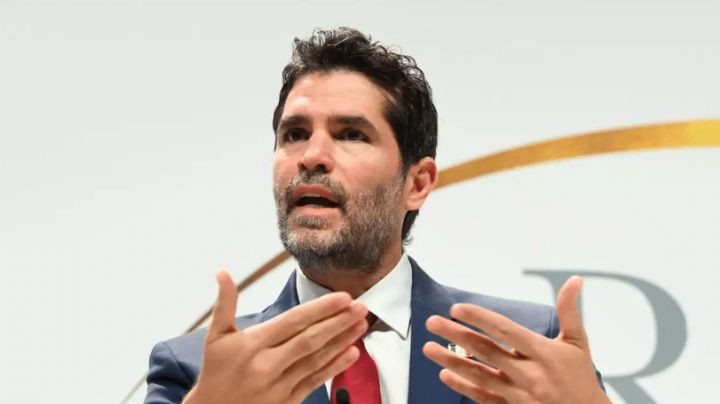 El actor Eduardo Verástegui formaliza su intención de crear el partido político 'Viva México'