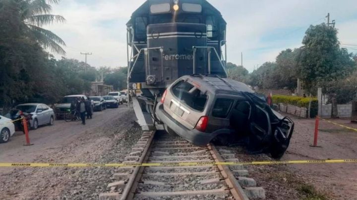 Viajaba con su hijo: Mujer de 24 años pierde la vida al ser embestida por el tren en Sinaloa