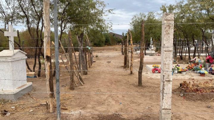 Instalación de un cerco en el panteón de Camoa impide el acceso a las tumbas