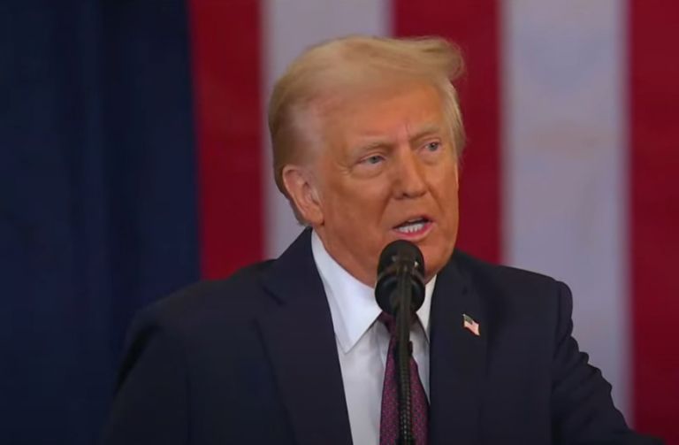 Donald Trump declara emergencia Nacional