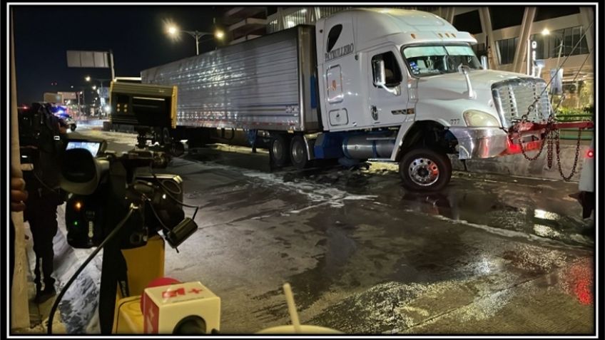 Caos en la carretera México-Toluca por accidente de tráiler en Cuajimalpa