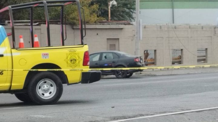 Frente a su novia y a bordo de su carro: Asesinan a balazos a joven de 17 años en Monterrey