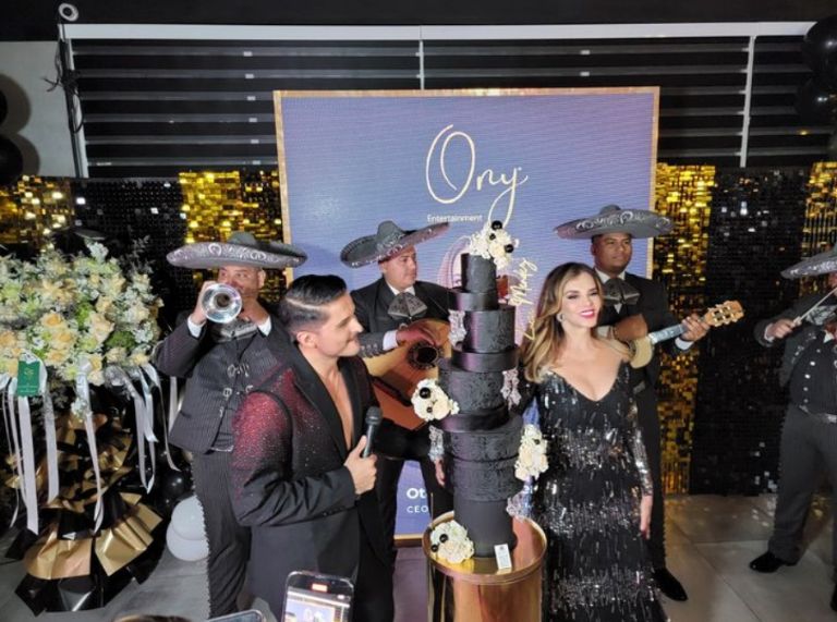 Lucía Mëndez celebra su cumpleaños 70