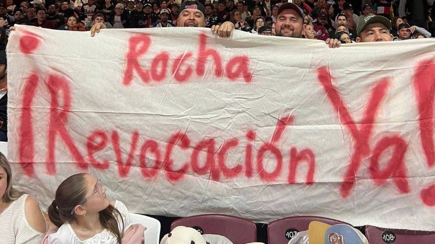 (VIDEO) Protestas en la Final LMP: Aficionados de Tomateros gritan "¡Fuera Rocha!" en Culiacán