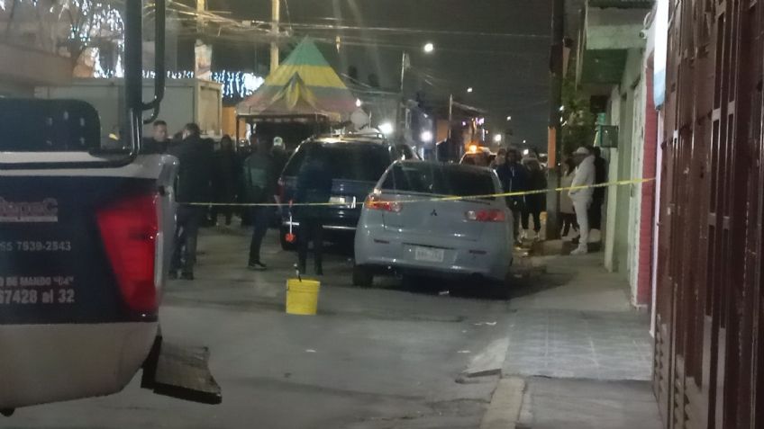 FOTOS: Sicarios ejecutan a tiros a hombre frente a puesto de tacos en Ecatepec