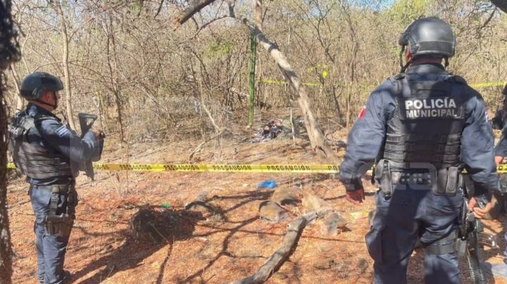 Hallan a dos muertos en El Rosario, Sinaloa; portaban ropa táctica y tenían impactos de bala