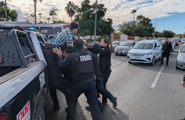 Arrestan a dos personas en bloqueo por la desaparición de Lamberto G