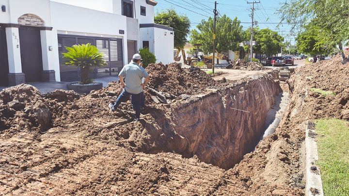 Ciudad Obregón: Avanza Oomapasc en obra de drenaje sobre la calle Mayo