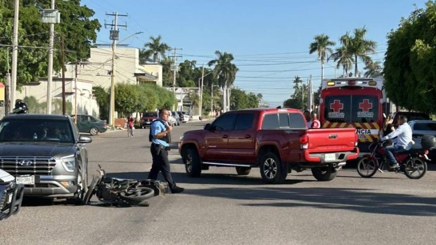 Conductora provoca accidente y lesiona a joven motociclista al norte de Ciudad Obregón