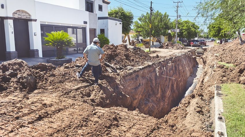 Ciudad Obregón: Avanza Oomapasc en obra de drenaje sobre la calle Mayo
