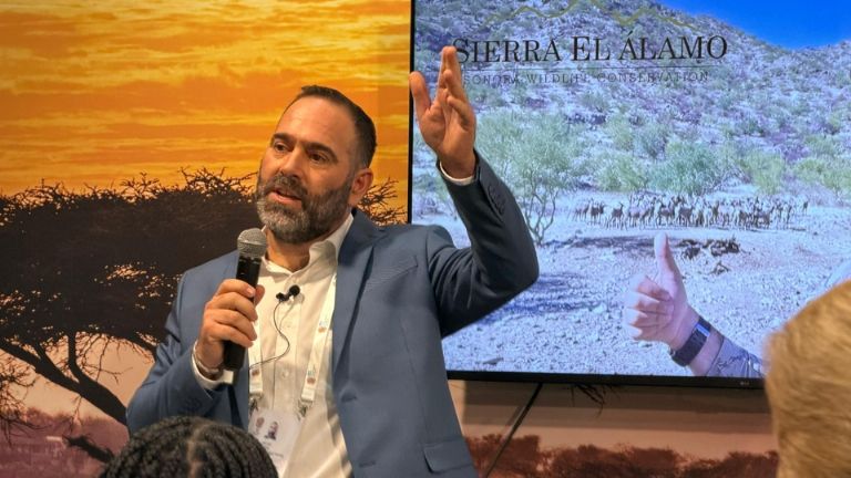 Jacobo Artee Freaner presentó el proyecto de la Sierra El Álamo en los Emiratos Árabes
