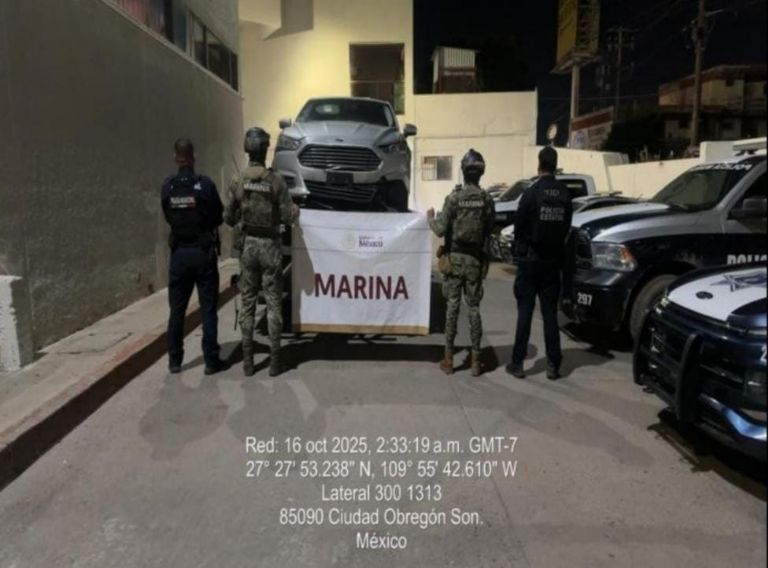 El automóvil en el que viajaban los presuntos criminales 