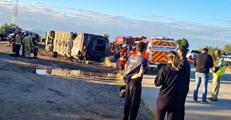 FGJES confirma que choferes del autobús accidentado HUYERON DEL LUGAR; sube a 7 cifra de fallecidos
