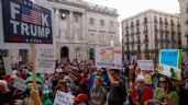 Foto ilustrativa de la nota titulada: 'No Kings': Miles llenan las calles de EU en protesta contra el autoritarismo de Donald Trump