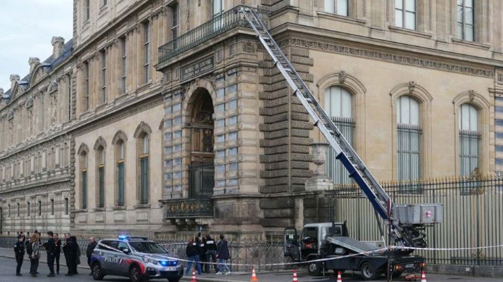 VIDEO: Así escaparon los ladrones del Museo Louvre con joyas de la corona francesa