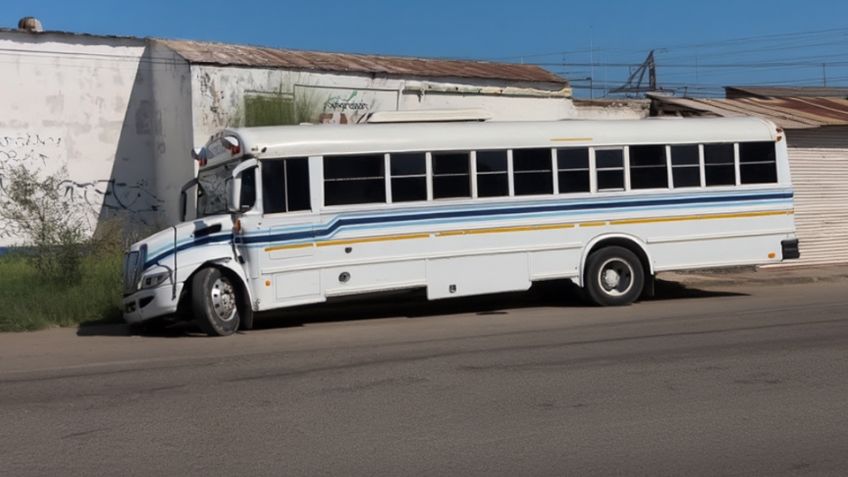 Se forma otro socavón en Ciudad Obregón: Camión de personal queda atrapado en calle 300
