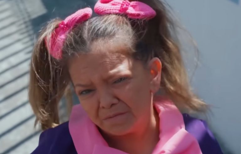 En YouTube tiene diversos videos 