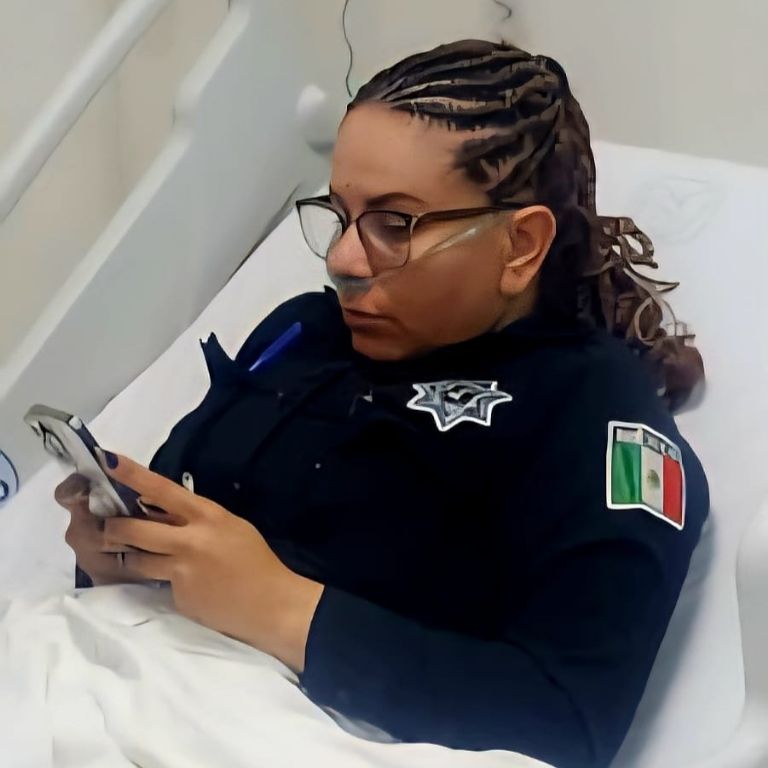 La policía Reyna Beatriz Ochoa fue atendida en un hospital