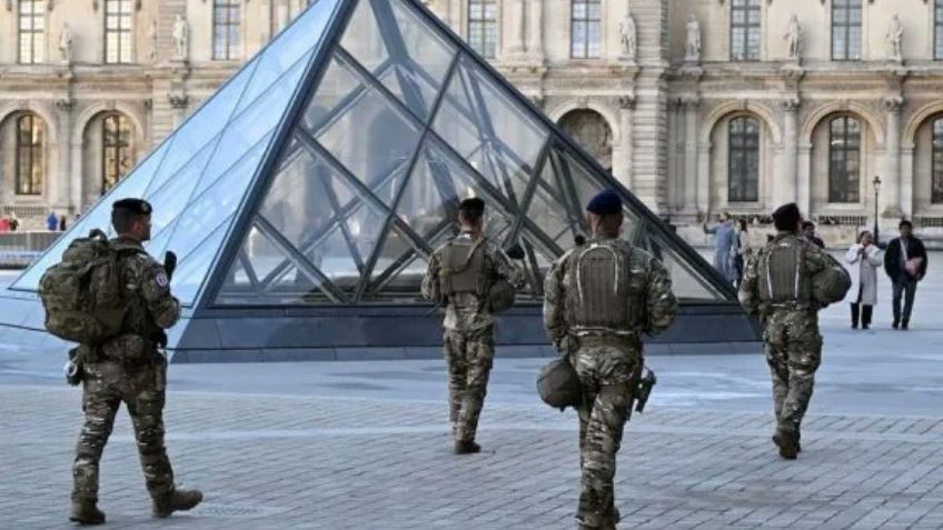 Robo MILLONARIO en el Museo del Louvre de París: Arrestan a 5 nuevos implicados en el caso