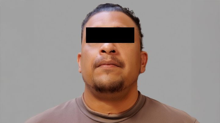 Policías lo detuvieron por alterar el orden público y resultó con orden de arresto en Nogales