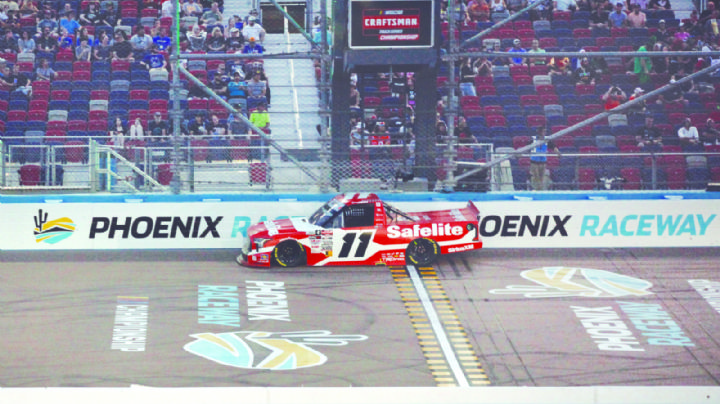 Gana Corey Hiem en final dramática en la Nascar Craftsman Truck Series 2025