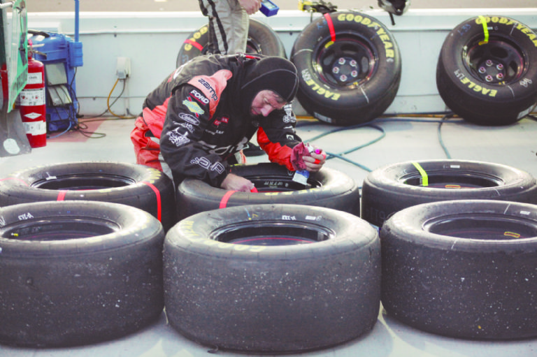 Gana Corey Hiem en final dramática en la Nascar Craftsman Truck Series 2025