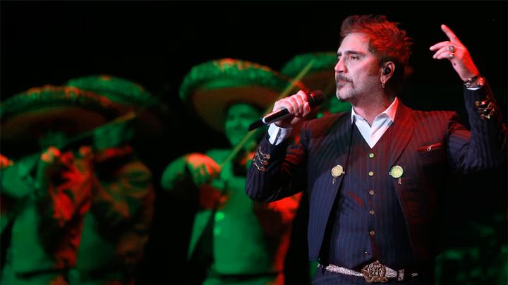 Emotivo cierre en CDMX: Alejandro Fernández despide su gira en honor a 'Don Chente'