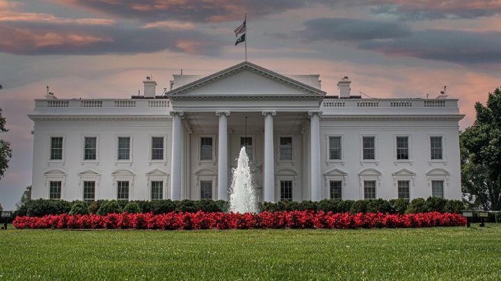 La Casa Blanca inicia despidos masivos tras cierre del Gobierno Federal en EU