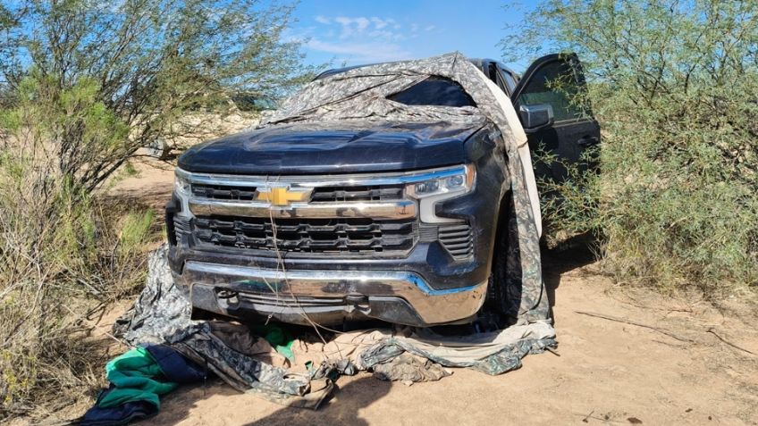 Encuentran vehículo abandonado al norte de Sonora; contenía 26 explosivos para drones