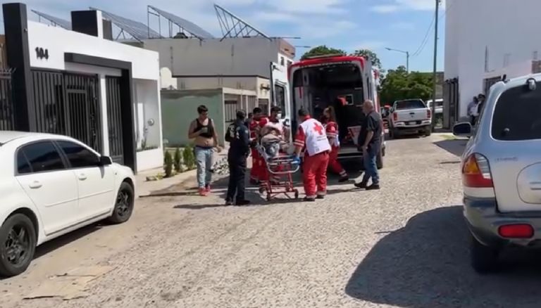 El lesionado fue atendido en el sitio y llevado a un hospital 