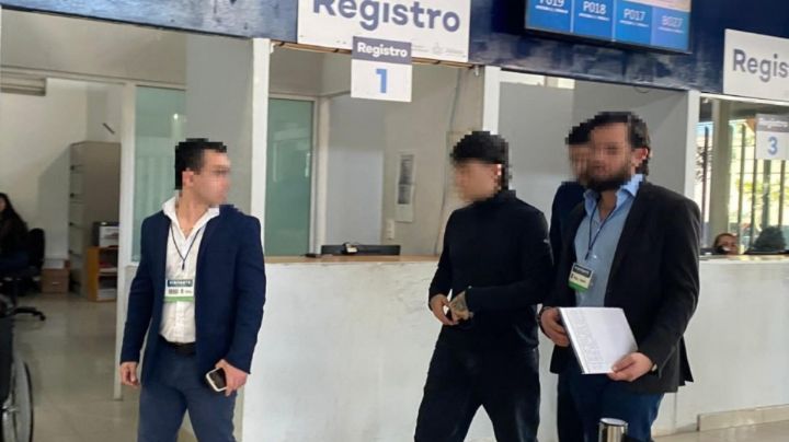 Junior H se presenta ante la Fiscalía de Jalisco tras acusaciones de cometer apología del delito tras cantar 'El Azul'