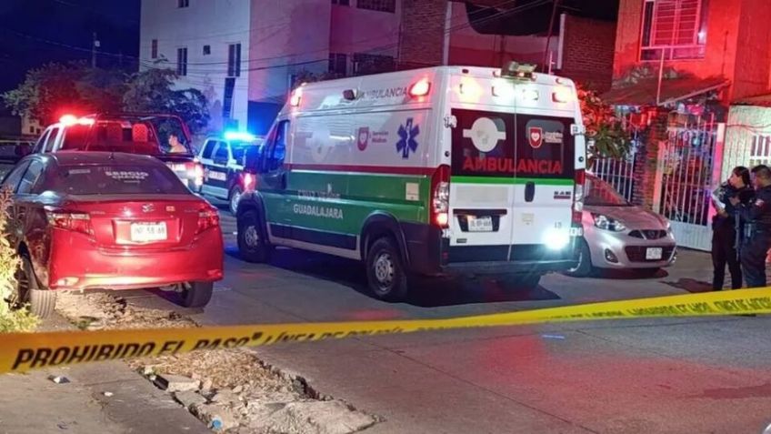Balean a joven de 21 años en unos campos de futbol en Guadalajara; corrió hasta el hospital