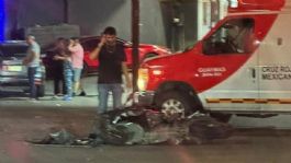 Foto que representa a Alerta en Guaymas: Motociclista se impacta contra camioneta en el Centro y resulta lesionado