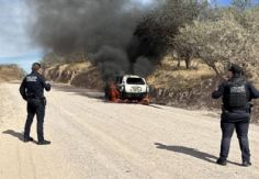 Foto ilustrativa de nota Abandonan vehículo en llamas al norte de Sonora; investigan posible agresión a tripulantes
