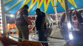 Foto que representa a VIDEO: Juego mecánico se descarrila en feria de Yucatán; Protección Civil lo suspende