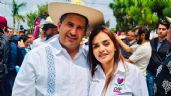 Foto ilustrativa de la nota titulada: "Mataron al mejor presiente de México": Viuda de Carlos Manzo le dedica palabras y lo despide