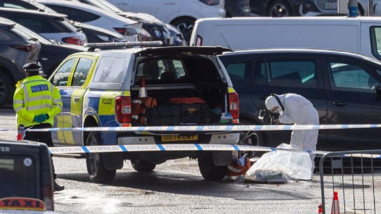 Autoridades investigan ataque en tren de Londres. Foto: Facebook