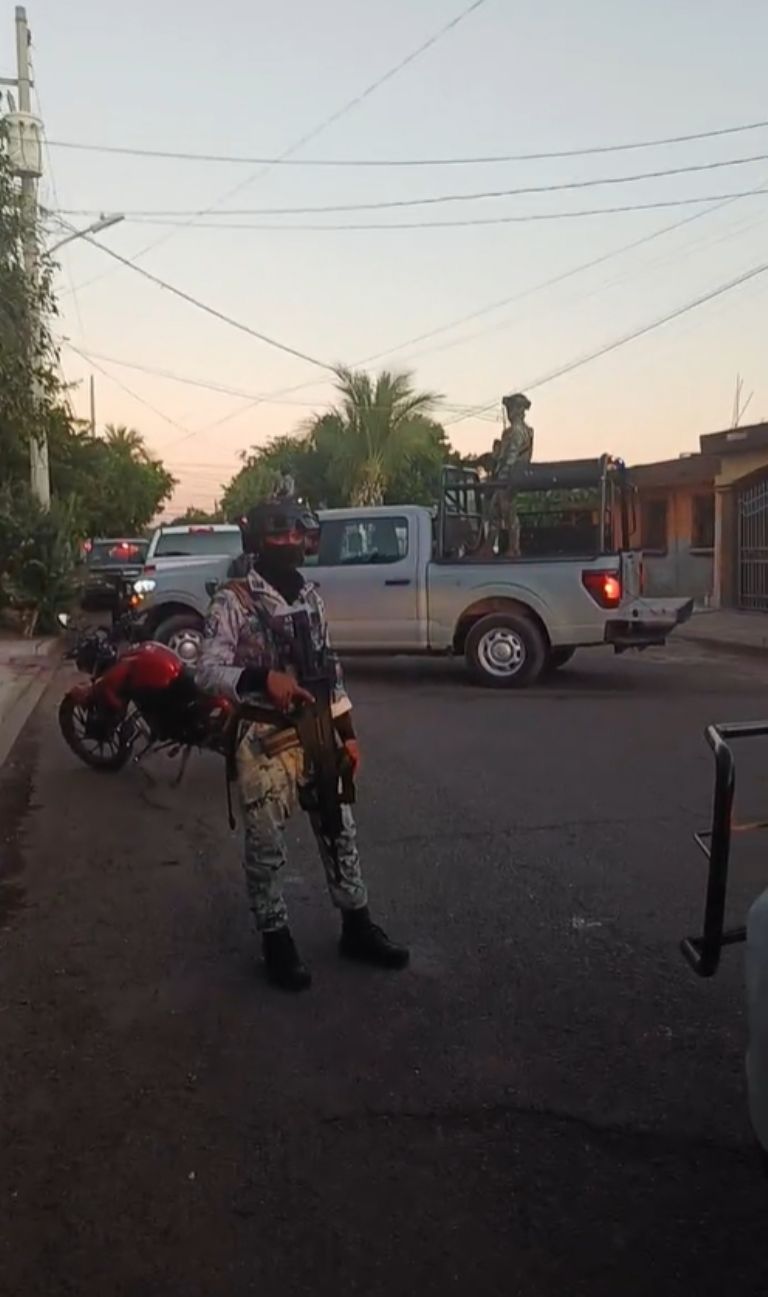 Intenso operativo en Ciudad Obregón: Detienen a dos sujetos fuertemente armados en la colonia México