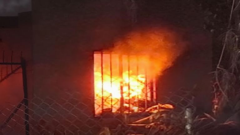 El fuego se extendió por el interior de la vivienda