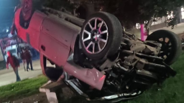 Volcadura en Pueblo Yaqui deja un lesionado