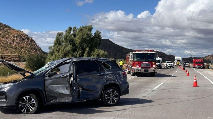 Conductor le corta la circulación a otro auto en carretera Guaymas-Ciudad Obregón y provoca aparatoso choque