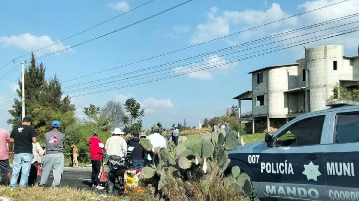 Fuerte CHOQUE entre tráiler y tractor agrícola deja un hombre sin vida en Chilcuautla, Hidalgo